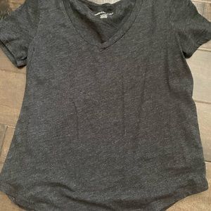 American Eagle grey tee